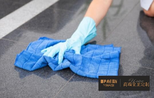 做完測試后將柜體擦拭干凈。